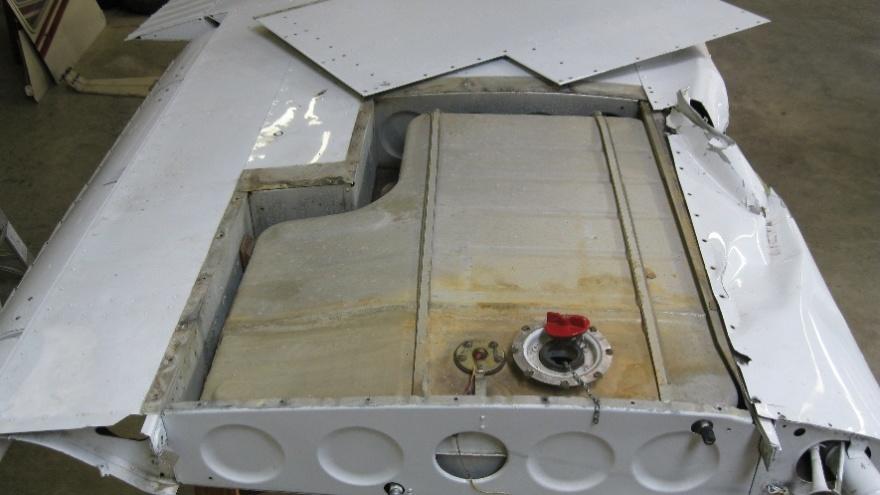 Cessna 150’s fuel tank