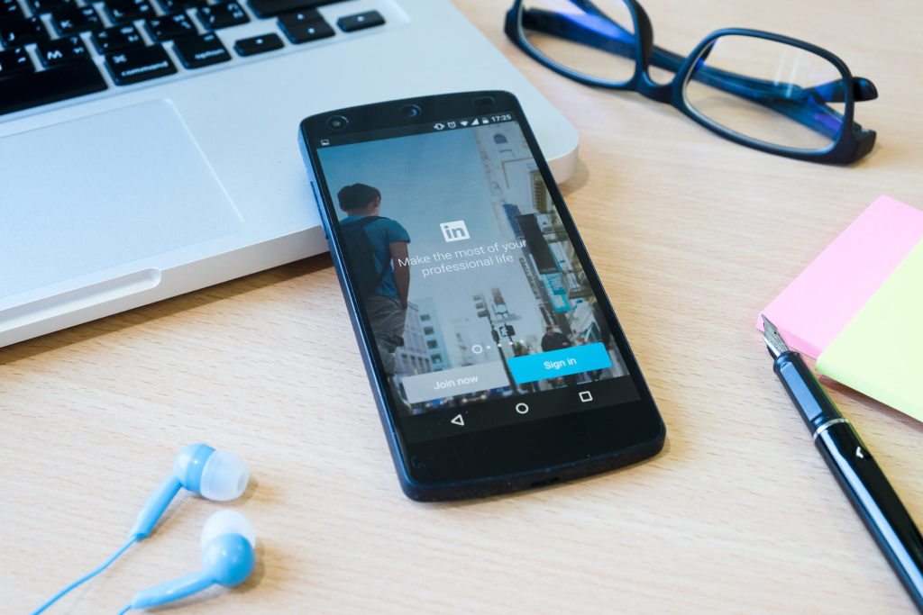12 Tips to Make a LinkedIn Profile that Employers Will Love ...