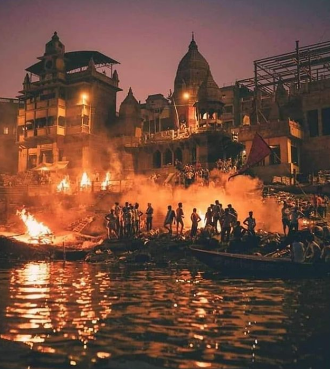 Eternal fires on Manikarnika ghat.