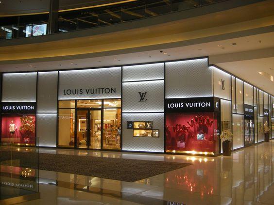 Luxury stores in Dubai