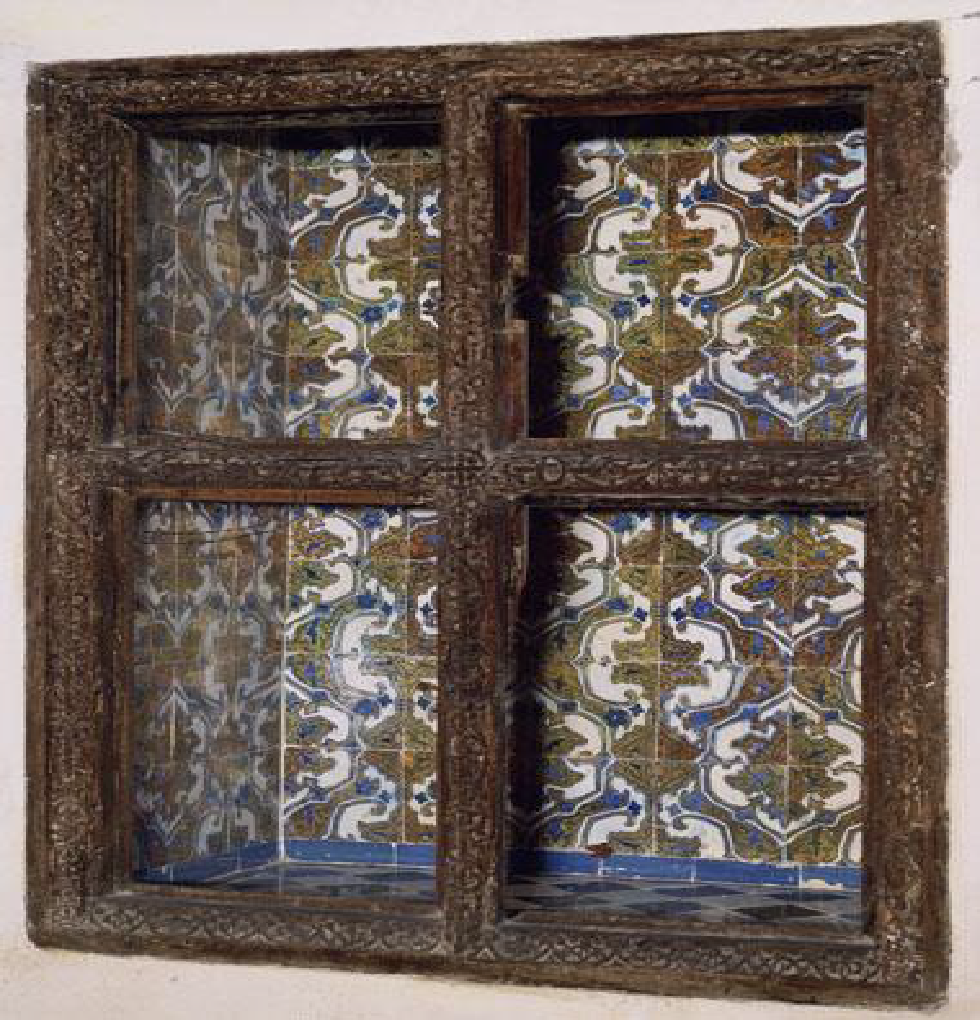 Hispano-Moresque tile panel displaying brocade pattern painting in cobalt blue and luster